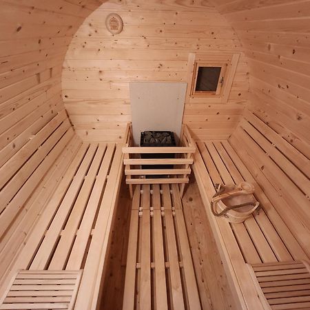 Haus Strandkoerv Mit Fass-Sauna Loddin Bagian luar foto