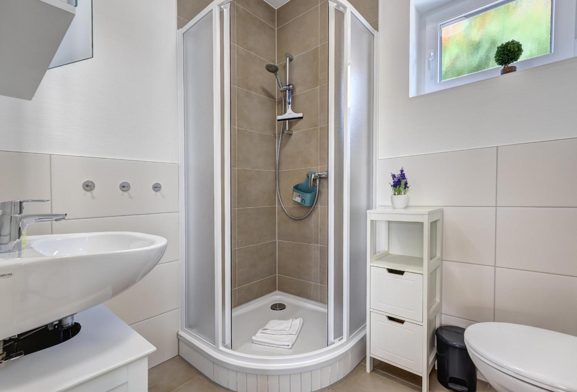 Haus Strandkoerv Mit Fass-Sauna Loddin Bagian luar foto