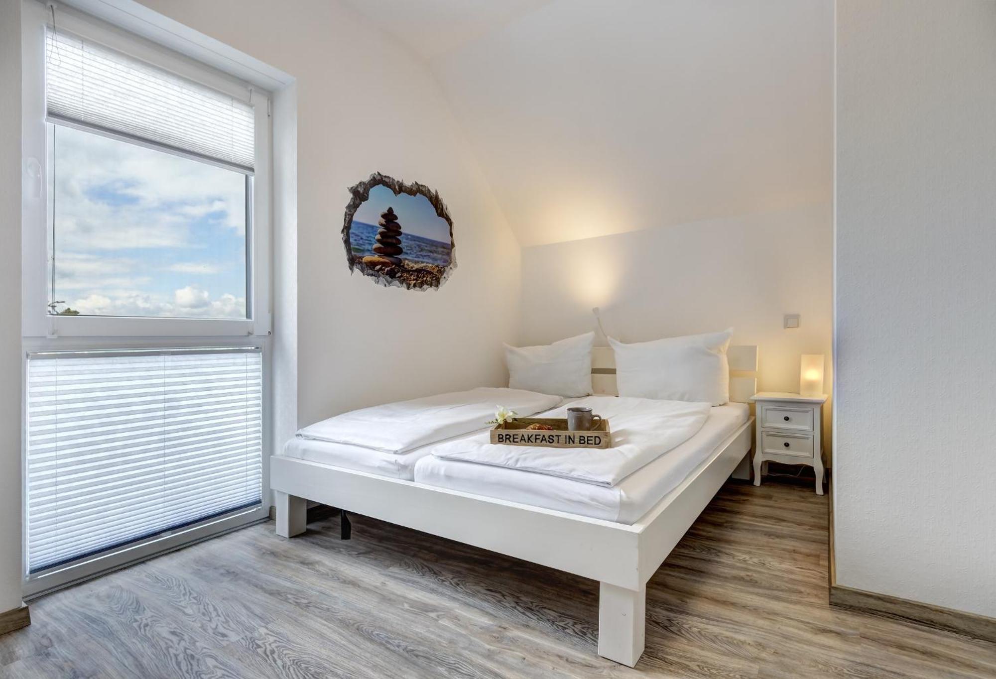 Haus Strandkoerv Mit Fass-Sauna Loddin Bagian luar foto